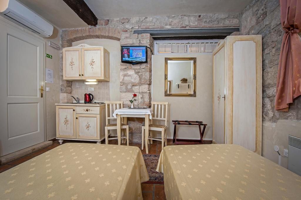 Residence Marco Polo Centro Storico Rovinj Exterior foto