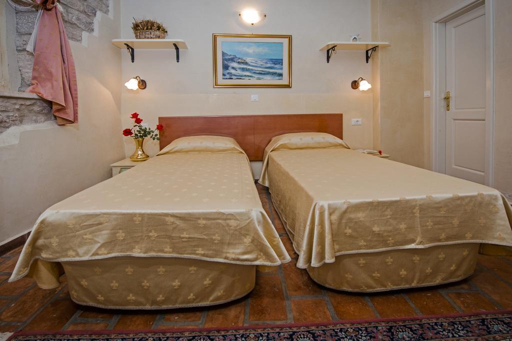 Residence Marco Polo Centro Storico Rovinj Exterior foto